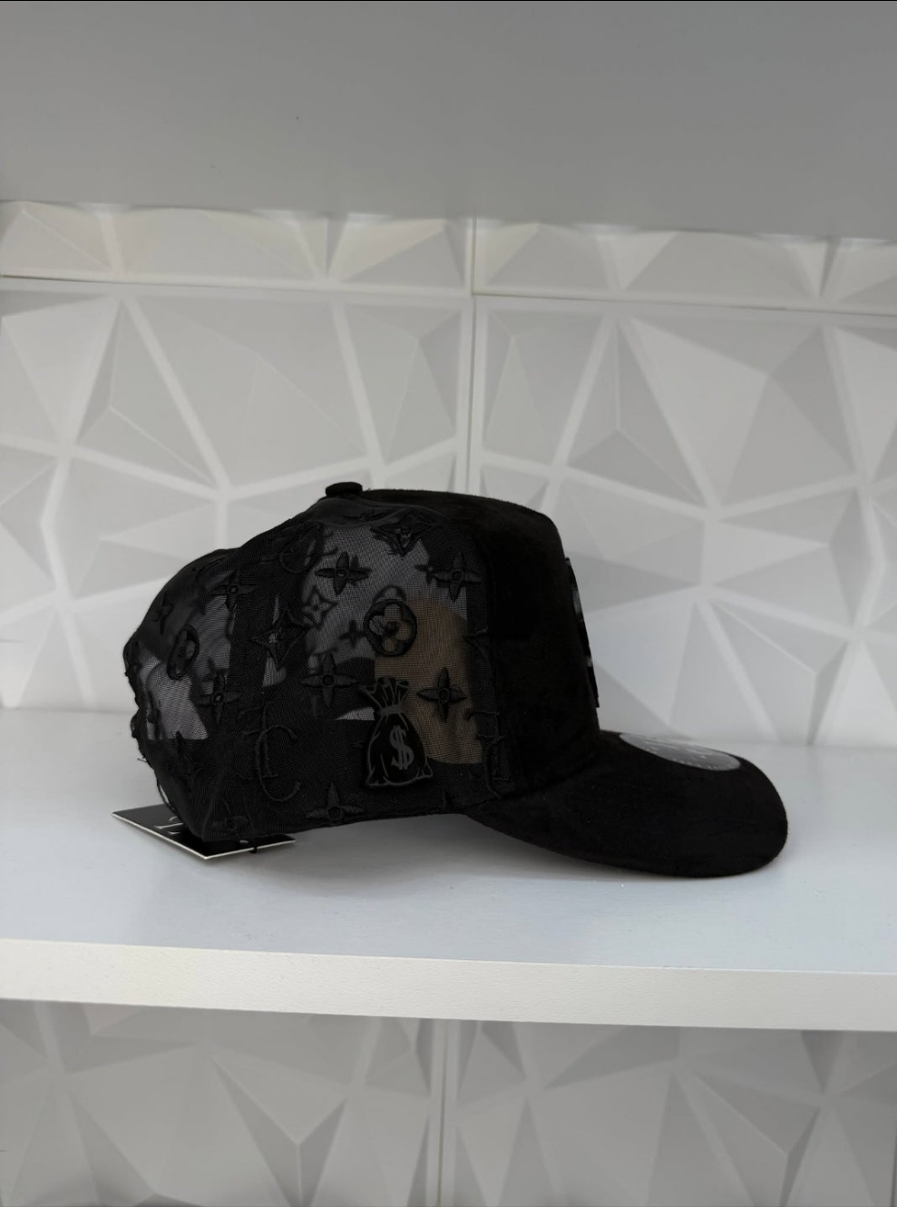 Money Sign SnapBack Gorra- Gamuza negra