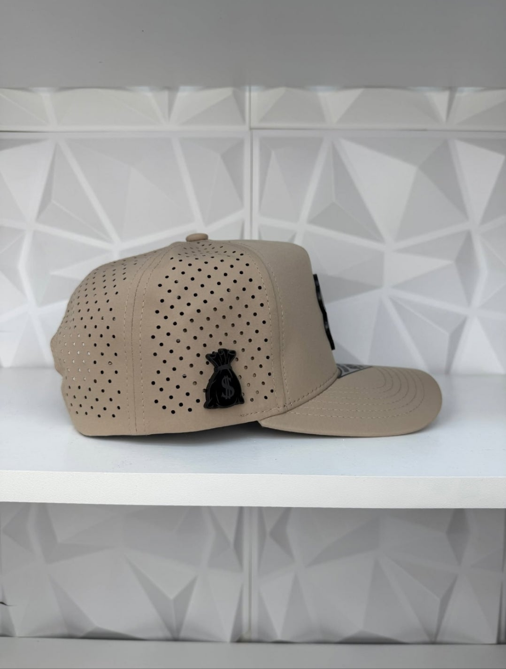 Trébol Placa SnapBack Hat-Kakhi Hydro