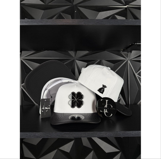 Exclusive caps clover SnapBack hat-white/leather.